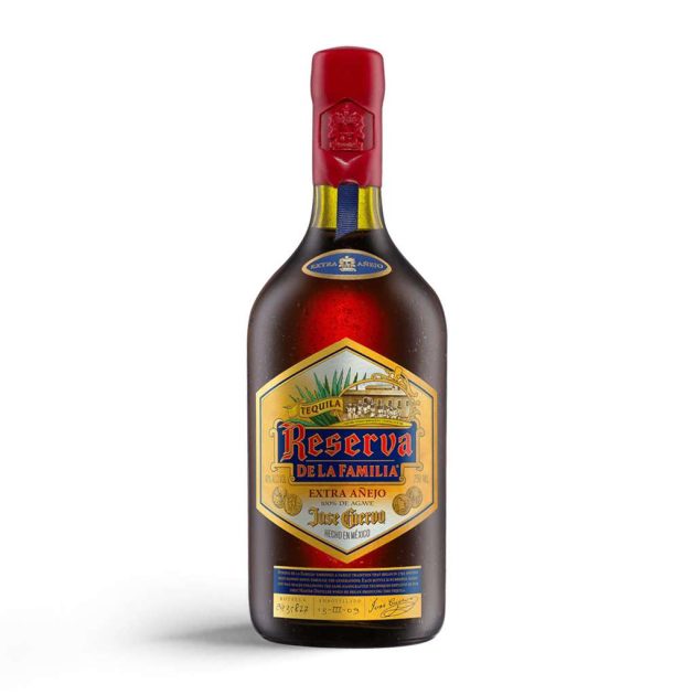 Jose Cuervo Reserva de la Familia Tequila Extra Anejo - 70cl Coffret
